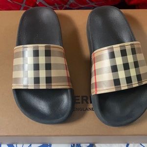 Burberry slides